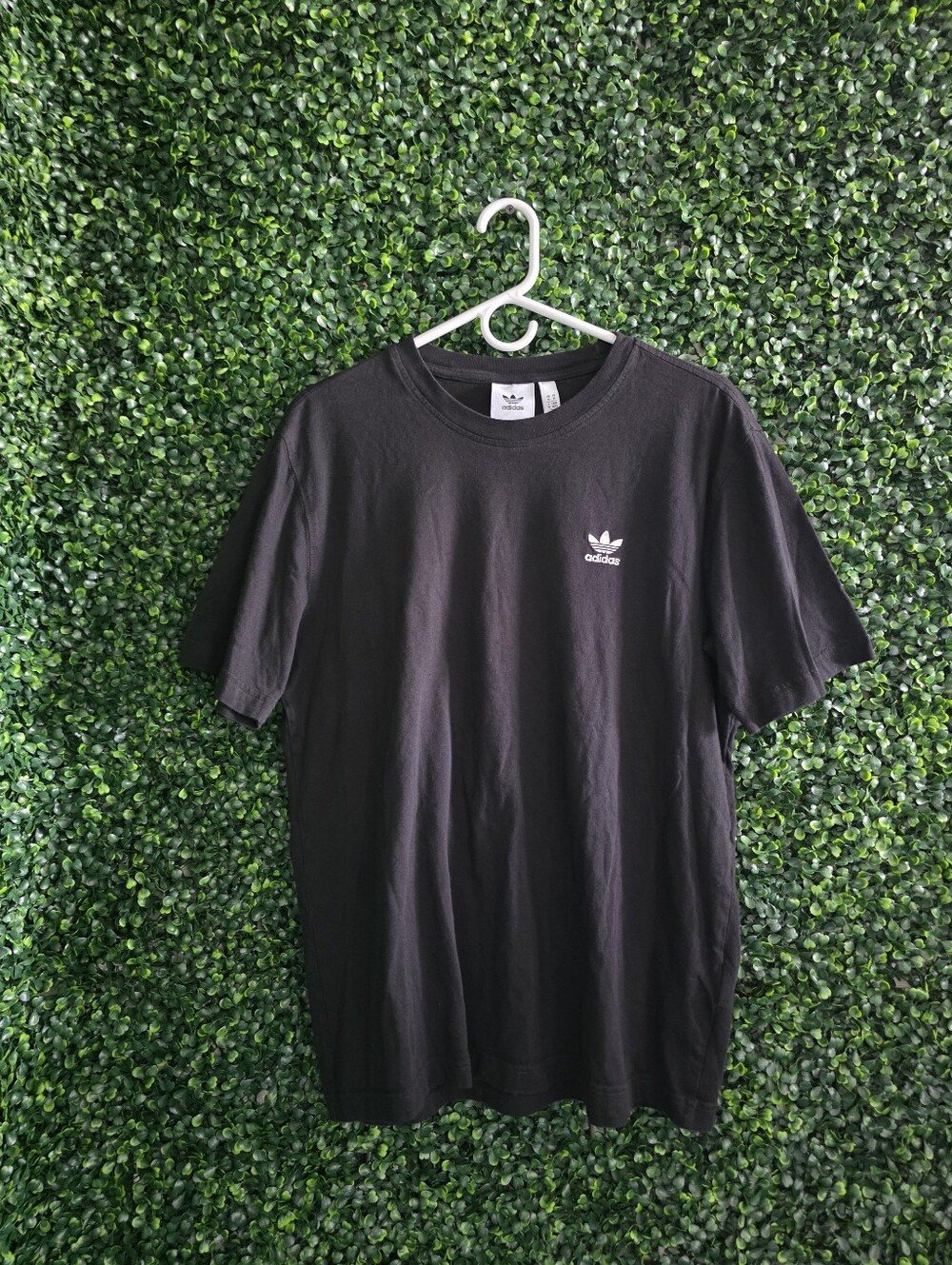Vintage Adidas Men's Black Short Sleeve Trefoil Logo Tee Size M
